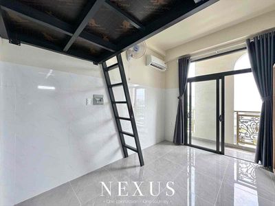 The new motel is 100% open balcony - an elevator is set up in Vườn Lài.