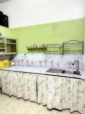To rent Phạm Văn Bạch to the Sergeant in two bedrooms, two toilets.