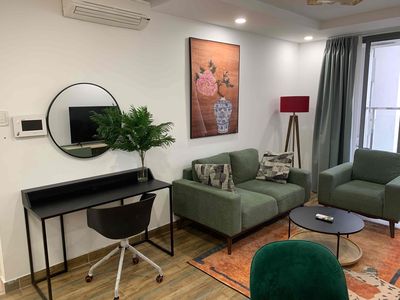 to rent high-level Kington 75 meters2. Two bedrooms. 20 million.