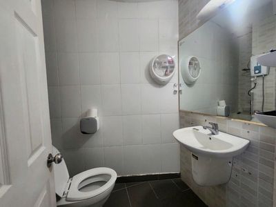 August March Revolution, Ko nội seven-two bedrooms, at 10.5 million a month.
