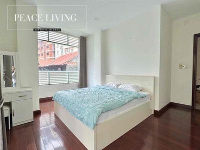 Hire the Guardian 1 Bình Thạnh master bedroom. Move the Qs.