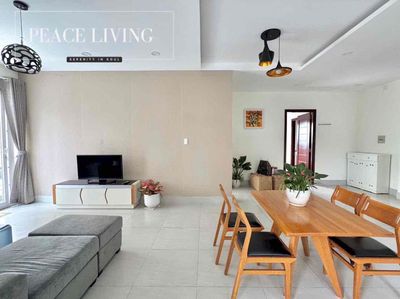 Hire the Guardian 1 Bình Thạnh master bedroom. Move the Qs.