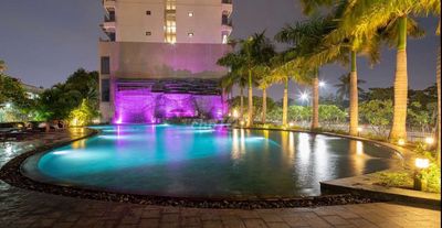 Rent the apartment. Diamond Lotus Riverside bedroom.