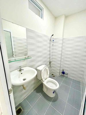 Rent the Studio District Window near Law University, University of Deeds.