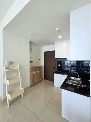 Rent the Golden Mansion apartment. Two bedrooms.