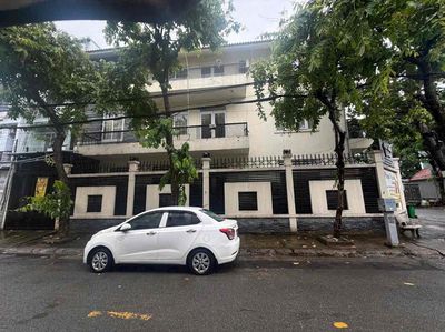 6 X20s, 2 corners of the alley, Lê Đức Thọ truck