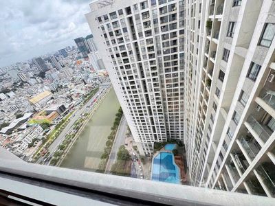 Renting the 4th, 3 river-view bedroom, top floor, The Gold View.