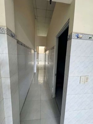Two bedrooms are worth five million alleys.