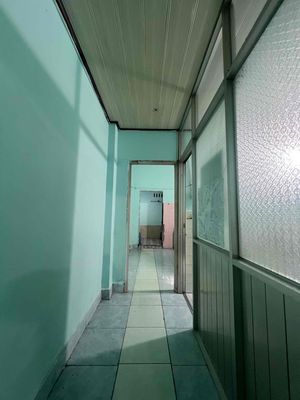 Rent the house right to metro cnc station on Linh Trung. Two bedrooms.