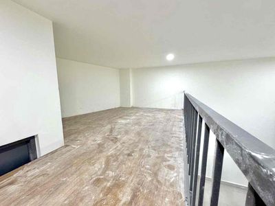 apartment 40 M2 right here in the national college village.