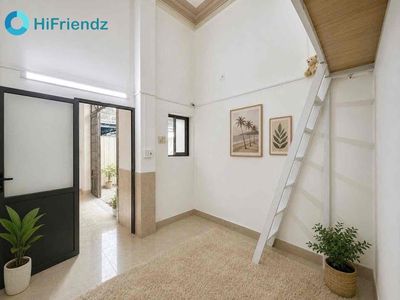 Room 22 mm with security, interior, private toilet - East Society, MEDI