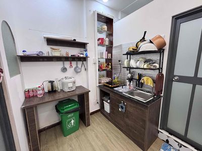 2 bedrooms - 2 sky windows ,space filled with light