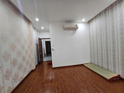 Renting furniture 6 toilets 4 bedrooms for 14 million