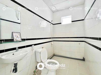 studio full interior - Trường Chinh - cheap - sky windows - seams