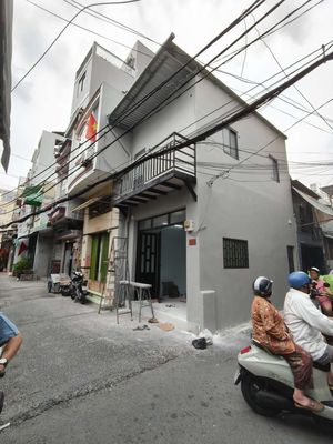 The corner of the alley 5 M Lê Quang Sung room 2