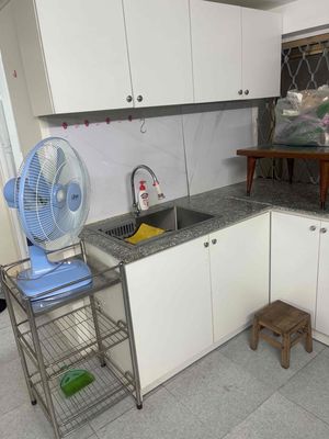 Five-foot motel, area 30 meters, furniture.