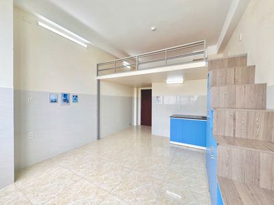 new building room - near industrial college, school-free car