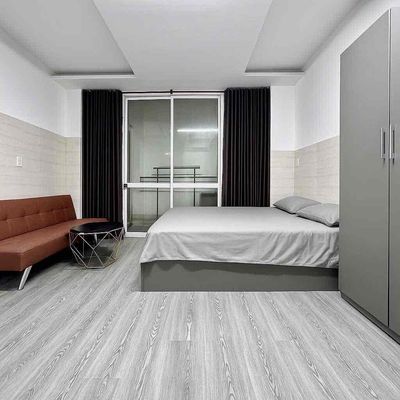 Rent a mini-full interior near the medical university. Six minutes on the Hog Eagle.