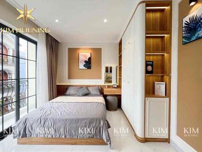 studio head, bedroom room, Republic near tsn airport.