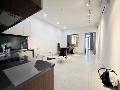 Rent an 80-foot bedroom, Hai Bà Trưng, District 1.