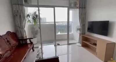 Rent a Bình Khánh apartment. Cable, basic interior.