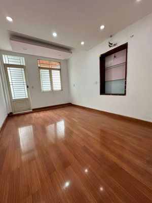 3 floors - 50 M2 - interior - locality, 10 - 22 million a month