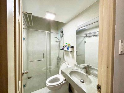 Comfortable inns, cut out of District 1 (For short-term lease)
