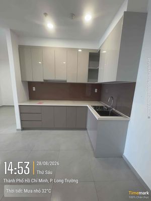 Rent the apartment. One bedroom. 65mmm. Five million.