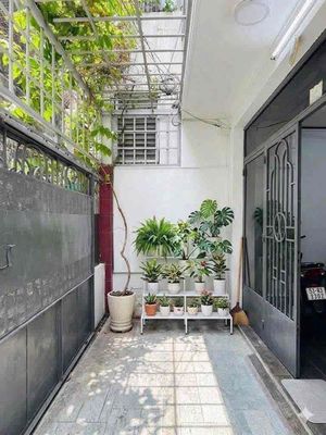 Rent Nguyễn Xí .