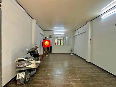 Rent Nguyễn Xí .
