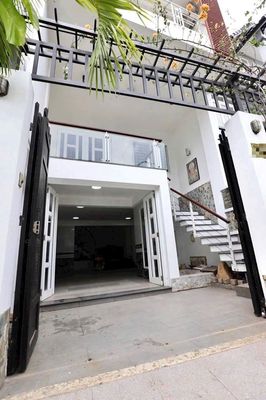 Let's rent a nice 5-X20-4-story front-end house.