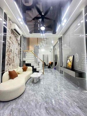 Front of the family Le & Phú Thọ Hoà, 3 cards, 5 x 18 meters, 4 bedrooms, 4 toilets