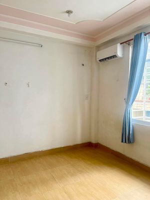 Rent the District Center 10, new house.
