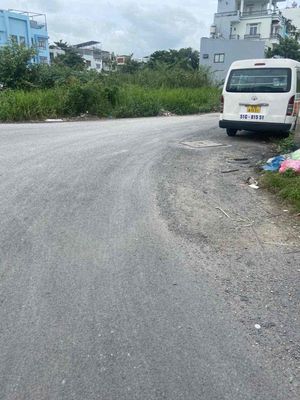 The main road home is near LeLa, Wang An Lạc.