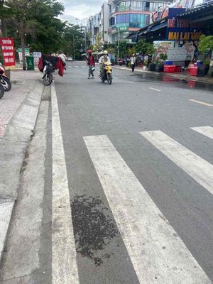 The main road home is near LeLa, Wang An Lạc.