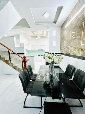 A Vhoang needs to rent 10 million.