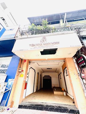 Trần Hưng Đạo front house for rent