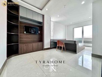 The system is a new balcony bedroom. Phan Xích Long.