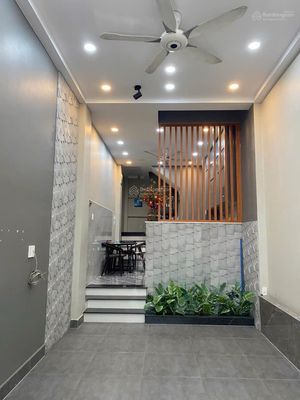 Rent a house, two floors up the roof. 618 Quang Trung-7* 11 Gò Vấp