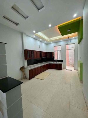 Hired a nice house. It's a good day, Lu. area 4 x20. It's 40 million.