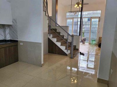 The 29th refrigerator near the copper market. Two floors four bedroom three toilets.