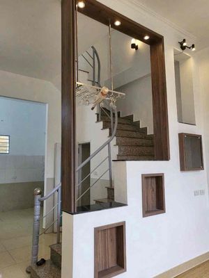 The 29th refrigerator near the copper market. Two floors four bedroom three toilets.