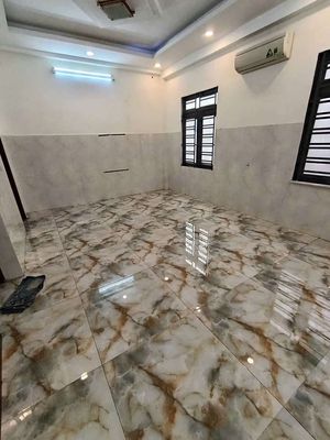 Rent a Wing Street residential building, site 6 x 16, 2 floors, 6 bedrooms, basic housing.