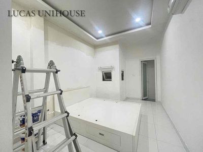 Rent a room with a wide balconies full of Tô Hiến Thành districts 10 ueh