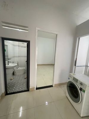 Rent the original new house, Trần Bình Trọng alley 4 x14 meters 3 bedrooms