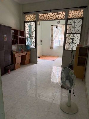 House 1 :1 3rd floor bedroom 4 x 20 m on street front number 770 Tân Quy