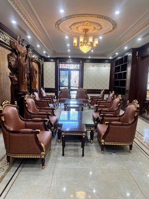 The 15-foot Superchunk Building (10 x 20 meters) 1 5 Lê Đức Thọ Stairs