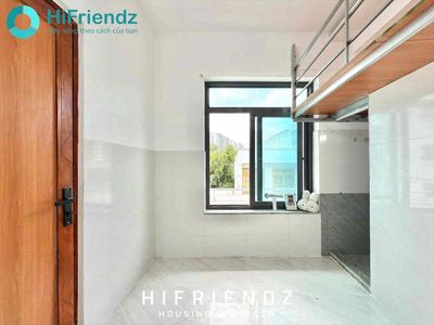 Available interior - sky window - near new huit - aeon