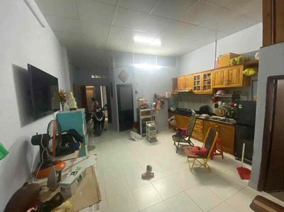 Renting the entire alley. 123 Huỳnh Tấn Phát.
