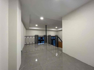 open balcony at 4/4 people tdt rmit fm nttu tu ul pmh kcx